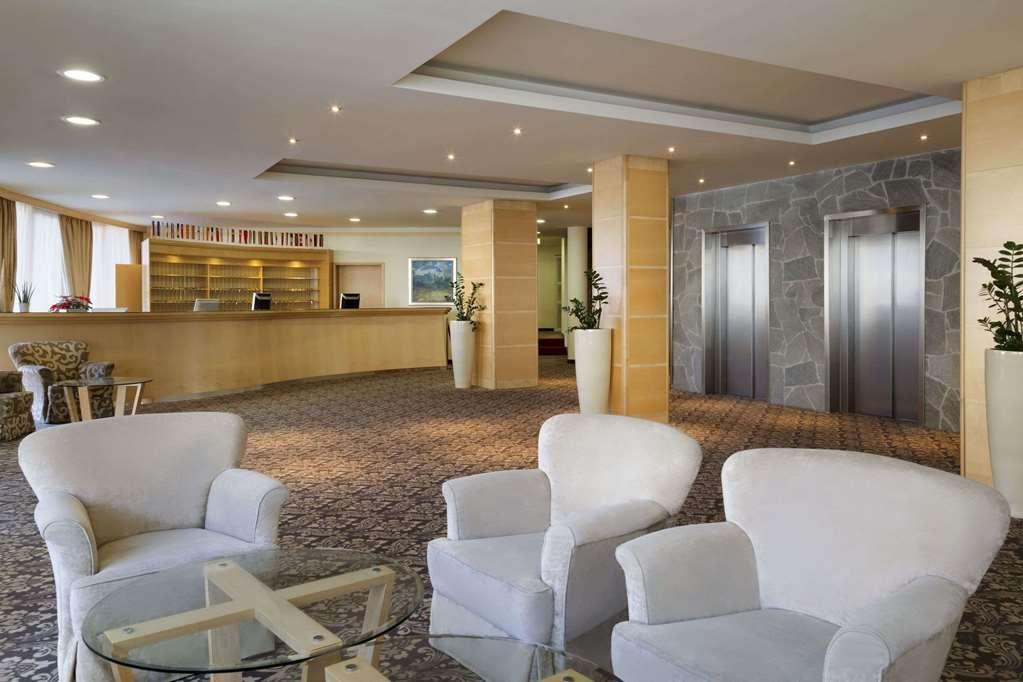 Ramada & 4*