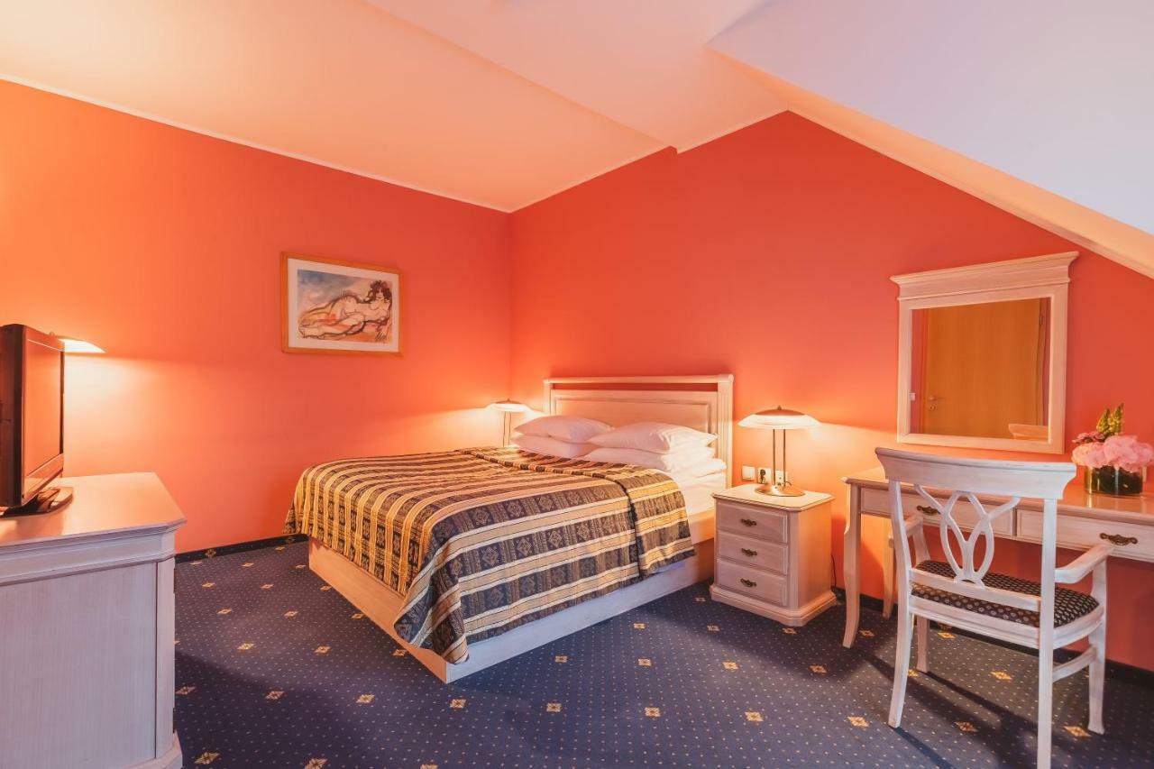 Hotel Ramada & 4*