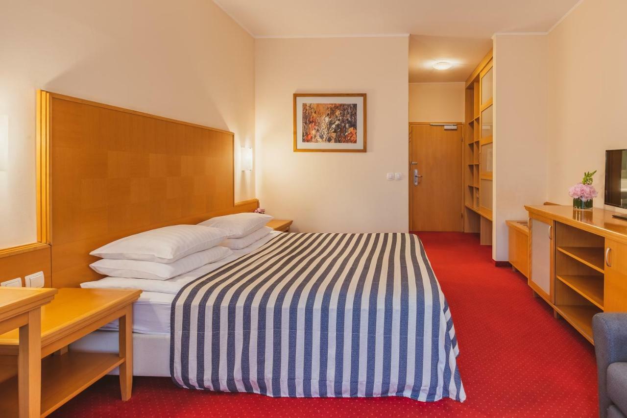 Hotel Ramada & 4*